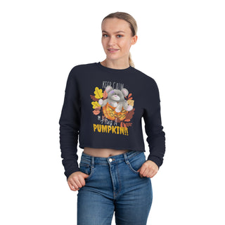 Women's Cropped Sweatshirt - Hug A Pumpkin - Digital Art